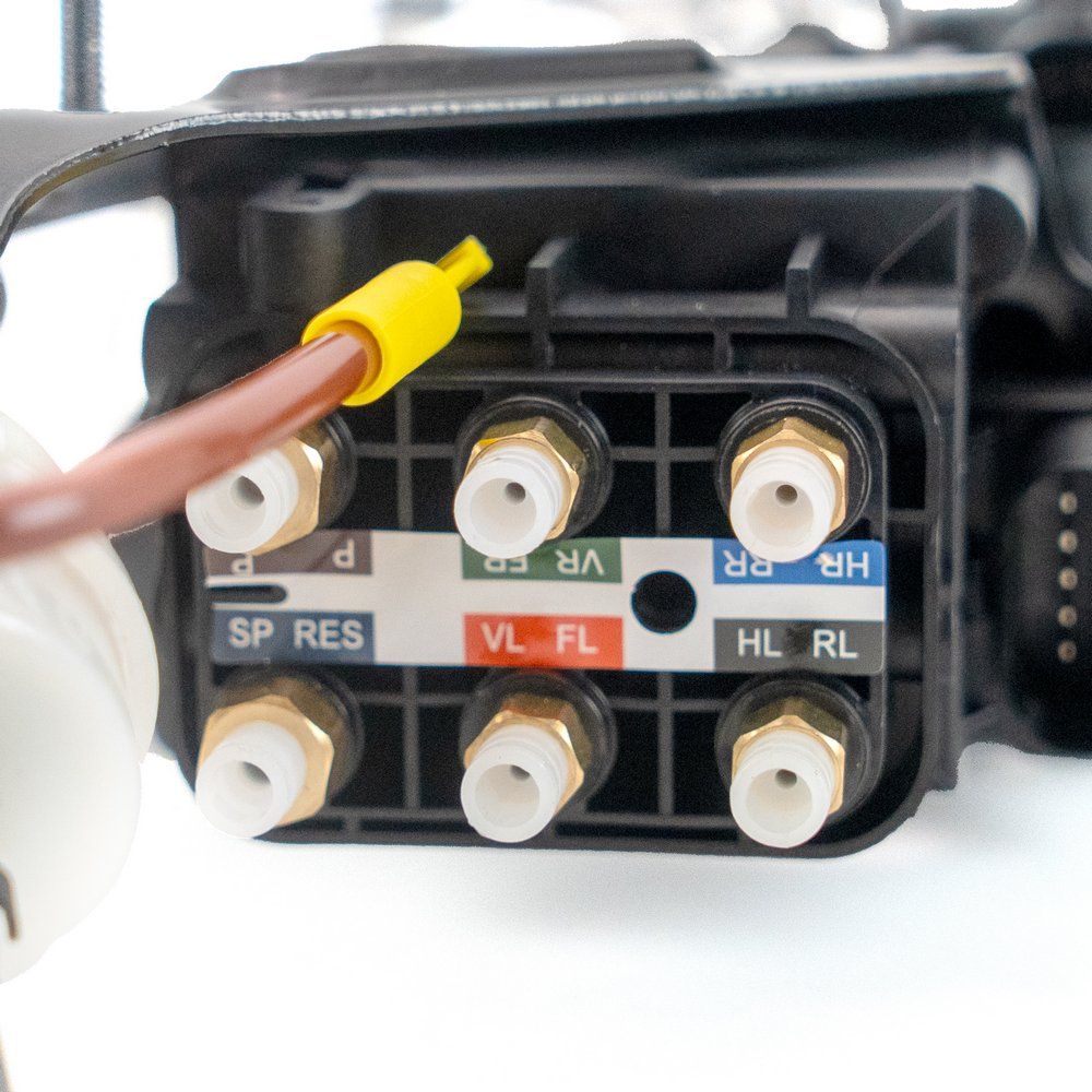 Arnott Luftfederkompressor mit Ventilblock, 09-18 Audi A8 (D4), 09-20 Bentley Mulsanne (3Y)